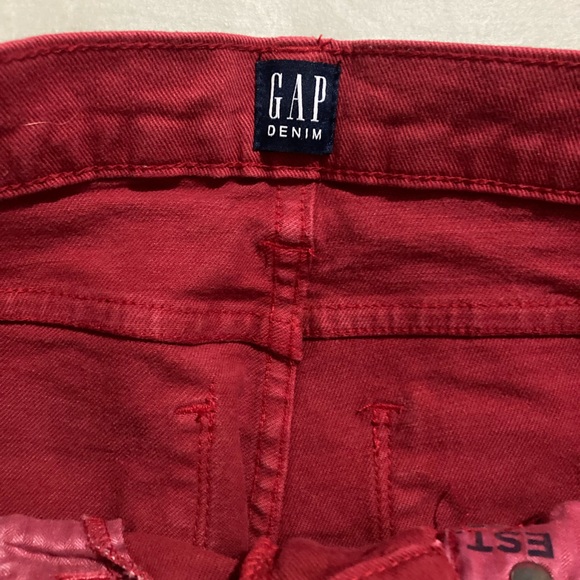Size 25 Cherry Red Gap true skinny denim - Picture 2 of 3